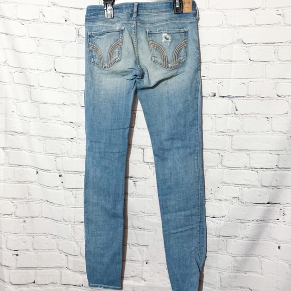 Hollister Medium Wash Distressed Skinny Jeans - Picture 2 of 6